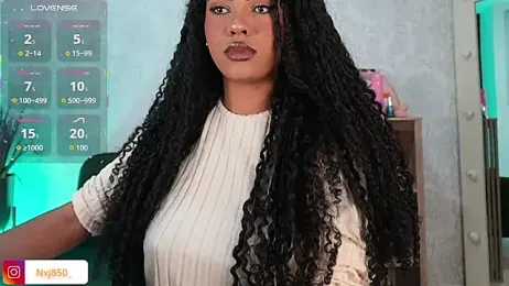 HOTBLACKANDWHITE2 webcam model stream image