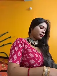 RedQQueen webcam stripchat model stream image