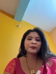 RedQQueen webcam stripchat model stream image