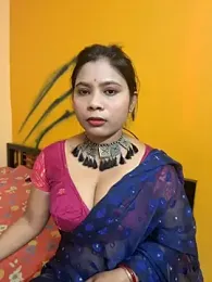 RedQQueen webcam stripchat model stream image