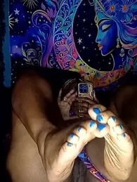 AmazonianMistress webcam model stream image