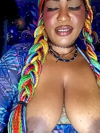 AmazonianMistress webcam model stream image