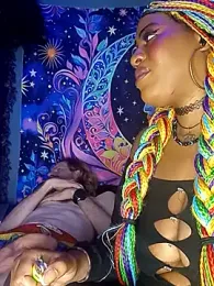 AmazonianMistress webcam model stream image