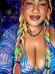 AmazonianMistress webcam model stream image