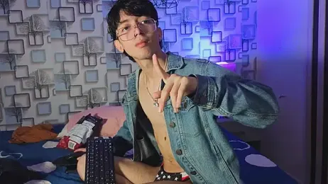 Twink_Sebas7 webcam model stream image