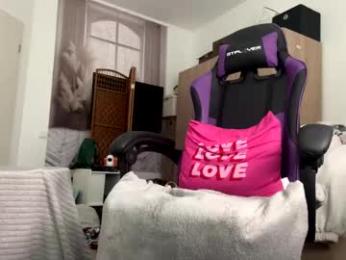 caliiie_of webcam model stream image