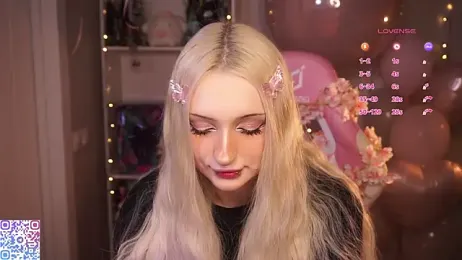 hikmurr webcam stripchat model stream image