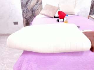 lenathompson webcam camsoda model stream image