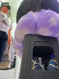 kim_monti webcam model stream image