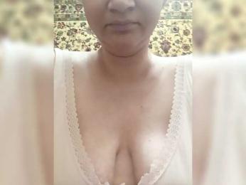 AugustinaCrys webcam model stream image