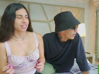 Be-Curiouss webcam bongacams model stream image