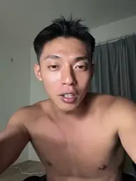 Yooo17 webcam model stream image