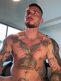 DimitriSullivan_ webcam model stream image