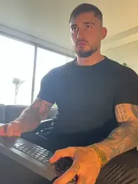 DimitriSullivan_ webcam model stream image