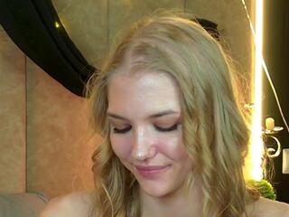 Chloe Lins webcam model stream image
