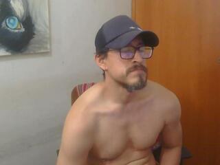 Guiverno webcam flirt4free model stream image