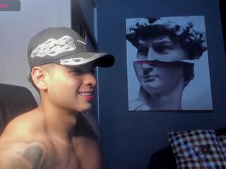 Nicolas Dwayne webcam model stream image
