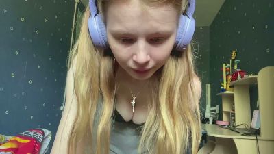 YiLibby webcam cam4 model stream image