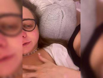 Bonne-Aurore webcam model stream image