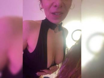 Bonne-Aurore webcam model stream image