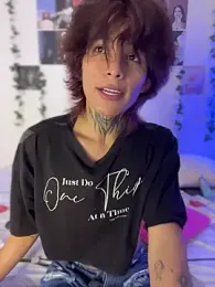 bellamy_095 webcam stripchat model stream image