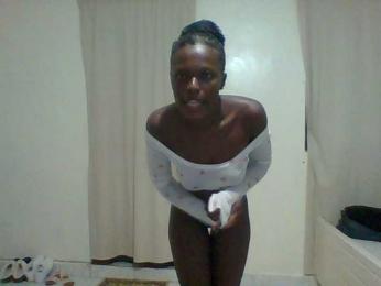 Bella-22 webcam bongacams model stream image