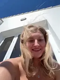 MileySummer webcam model stream image