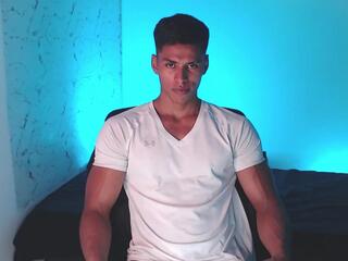 Ulises Brown webcam model stream image