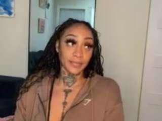 iambaldheadbrittany webcam camsoda model stream image