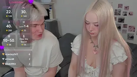 SweetheartsFriends webcam model stream image