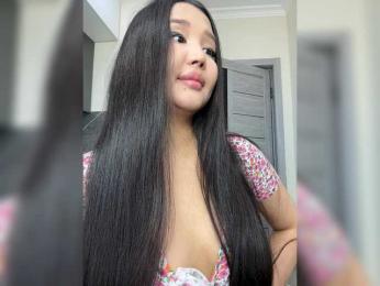 Yumikaa webcam model stream image