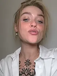Goldi159 webcam model stream image