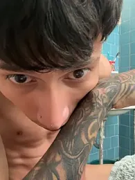 glopetitooo webcam model stream image