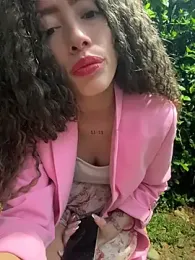 roxyrougee webcam stripchat model stream image
