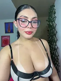 zui_lu webcam stripchat model stream image