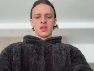 Walker Brown webcam model stream image