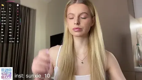 Sunshine_Diana webcam stripchat model stream image