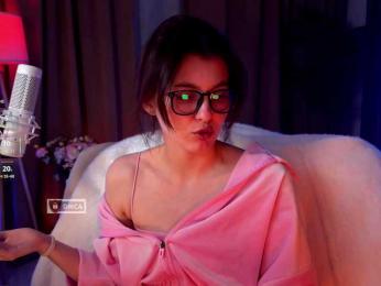 HoneyCherry webcam model stream image