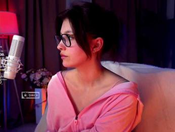 HoneyCherry webcam model stream image