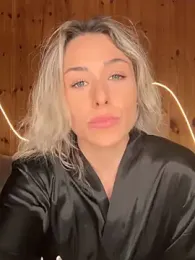 petrouchkaaa_ webcam model stream image