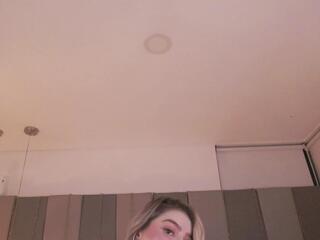 Mia Klein webcam model stream image