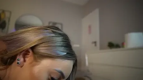 emily_bloom webcam stripchat model stream image