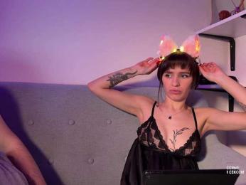 MyshkaNiks webcam bongacams model stream image