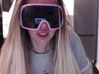 blondalina webcam bongacams model stream image