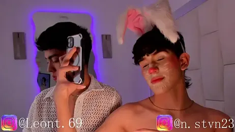 LoganTwink18 webcam stripchat model stream image