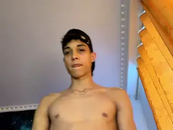 RoughDiamond_ webcam model stream image
