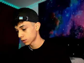 RoughDiamond_ webcam model stream image