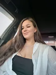 Niki_li webcam model stream image