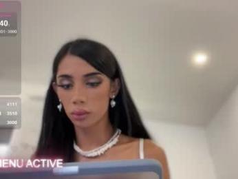 trixieemerald webcam chaturbate model stream image