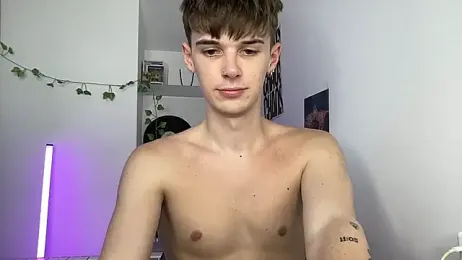 YourMilkyGuy webcam model stream image